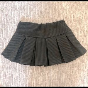NWOT Pinstripe Pleated Mini Sz L